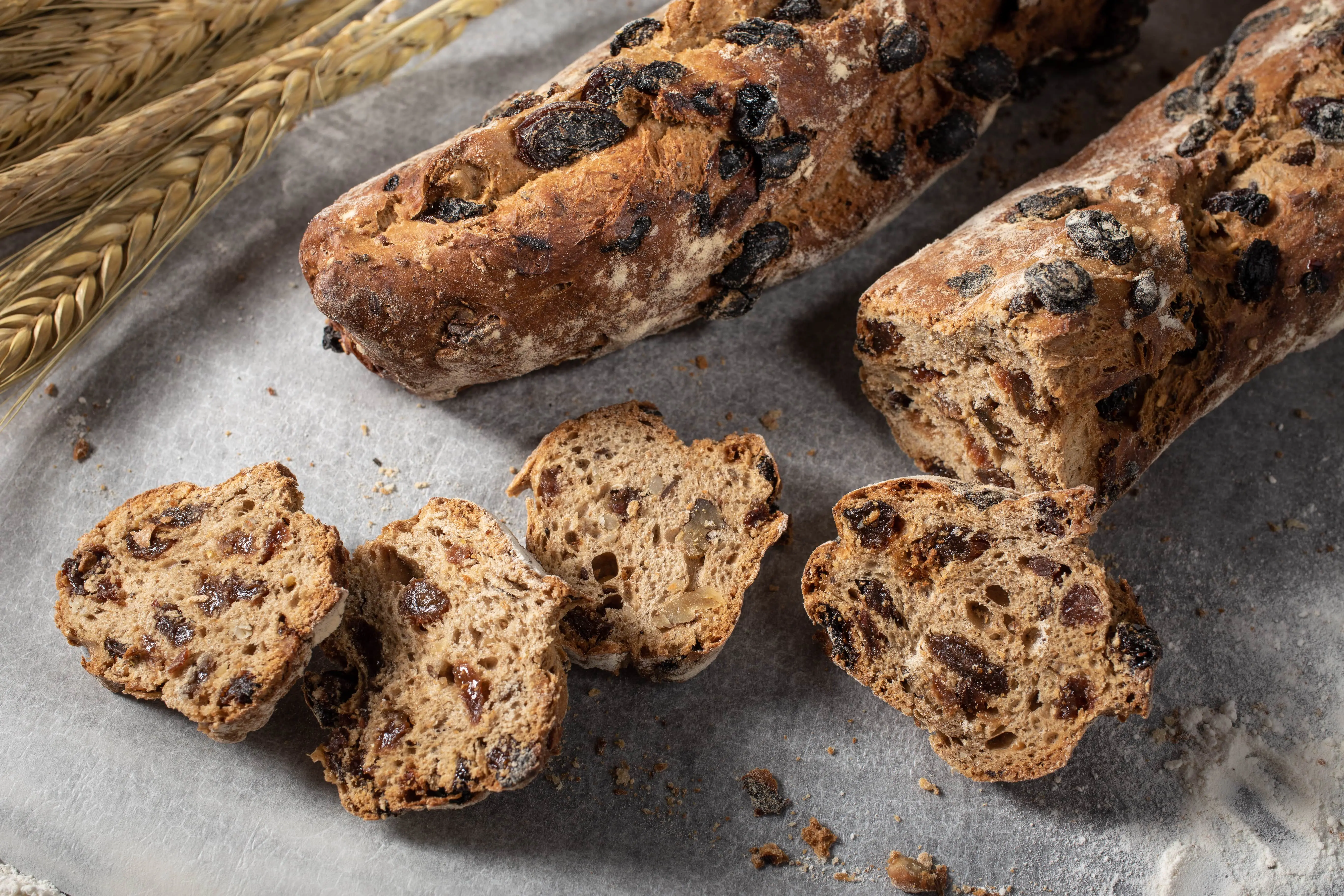 Pain de seigle aux raisins